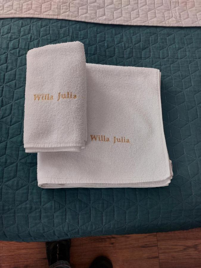 Julia *